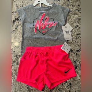 NWT 4T girl Nike Summer matching set shorts and shirt hot pink